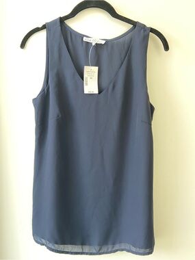 Cleo Sleeveless V Neck Blouse NWT - Navy XS